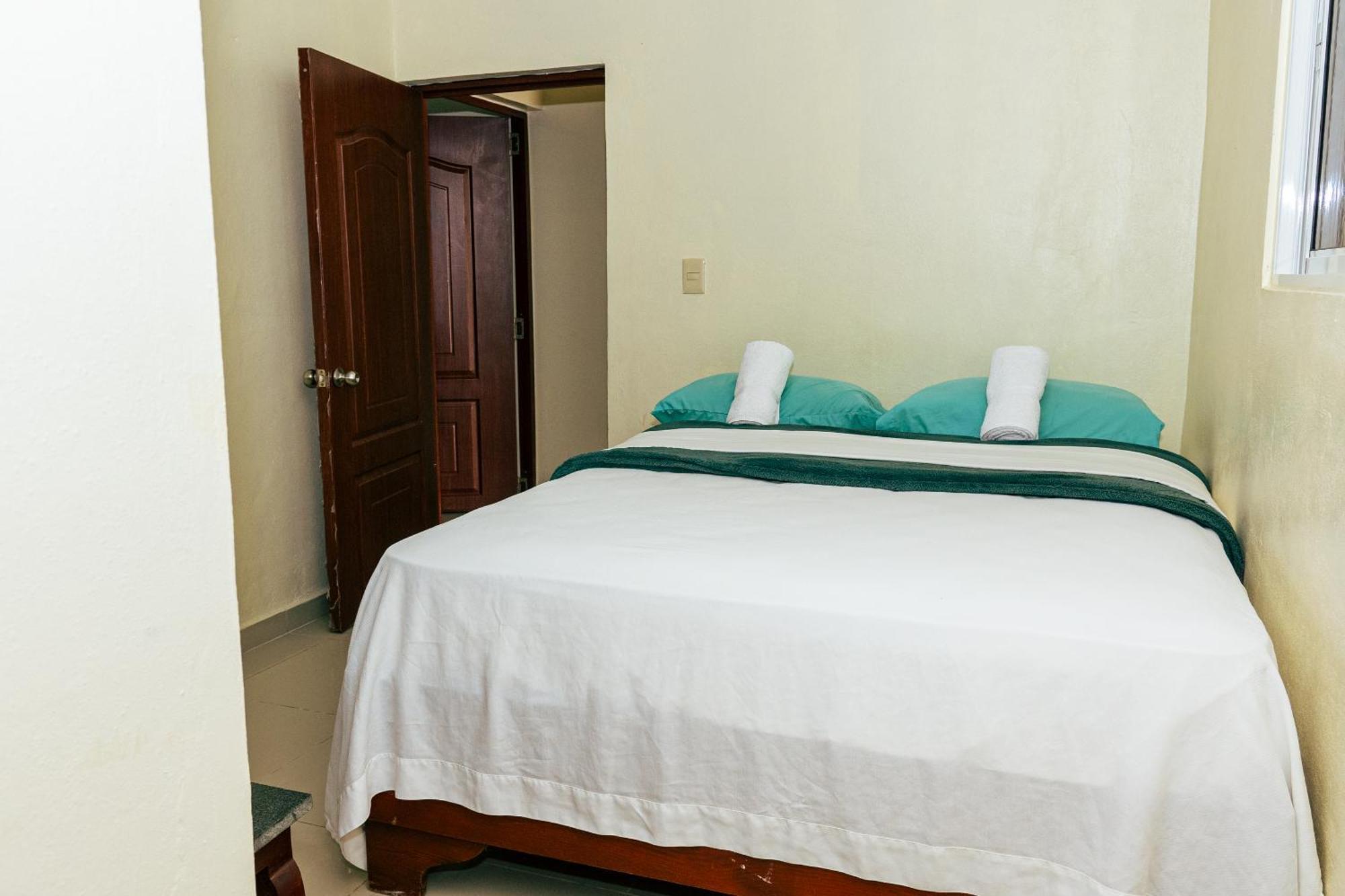 Bnb Tropical Island Aparthotel - Corales Del Sur - Santo Domingo Este La Viva Exterior foto