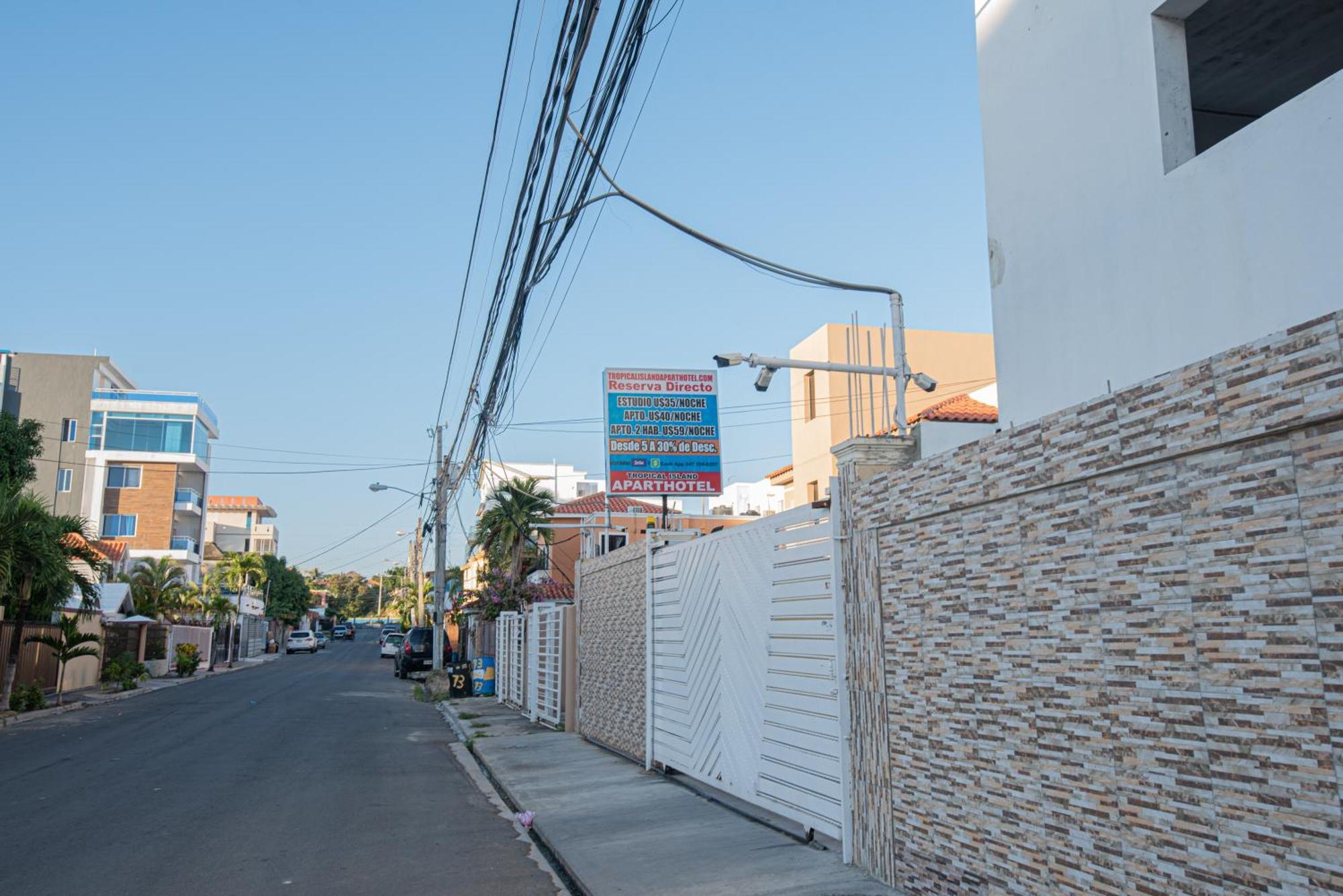 Bnb Tropical Island Aparthotel - Corales Del Sur - Santo Domingo Este La Viva Exterior foto